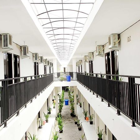 D'Paragon Pringwulung Maguwo Exteriör bild