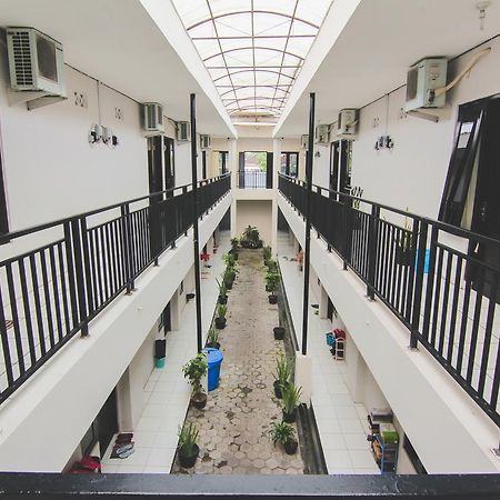D'Paragon Pringwulung Maguwo Exteriör bild