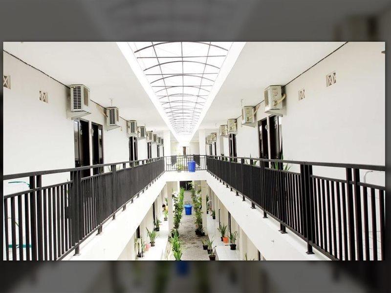 D'Paragon Pringwulung Maguwo Exteriör bild