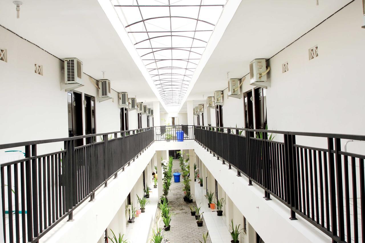 D'Paragon Pringwulung Maguwo Exteriör bild